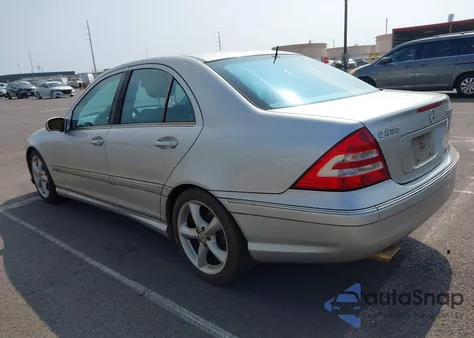 2005 Mercedes-Benz C 230 Kompressor Sport z USA, uszkodzony, nr VIN WDBRF40J65F717107